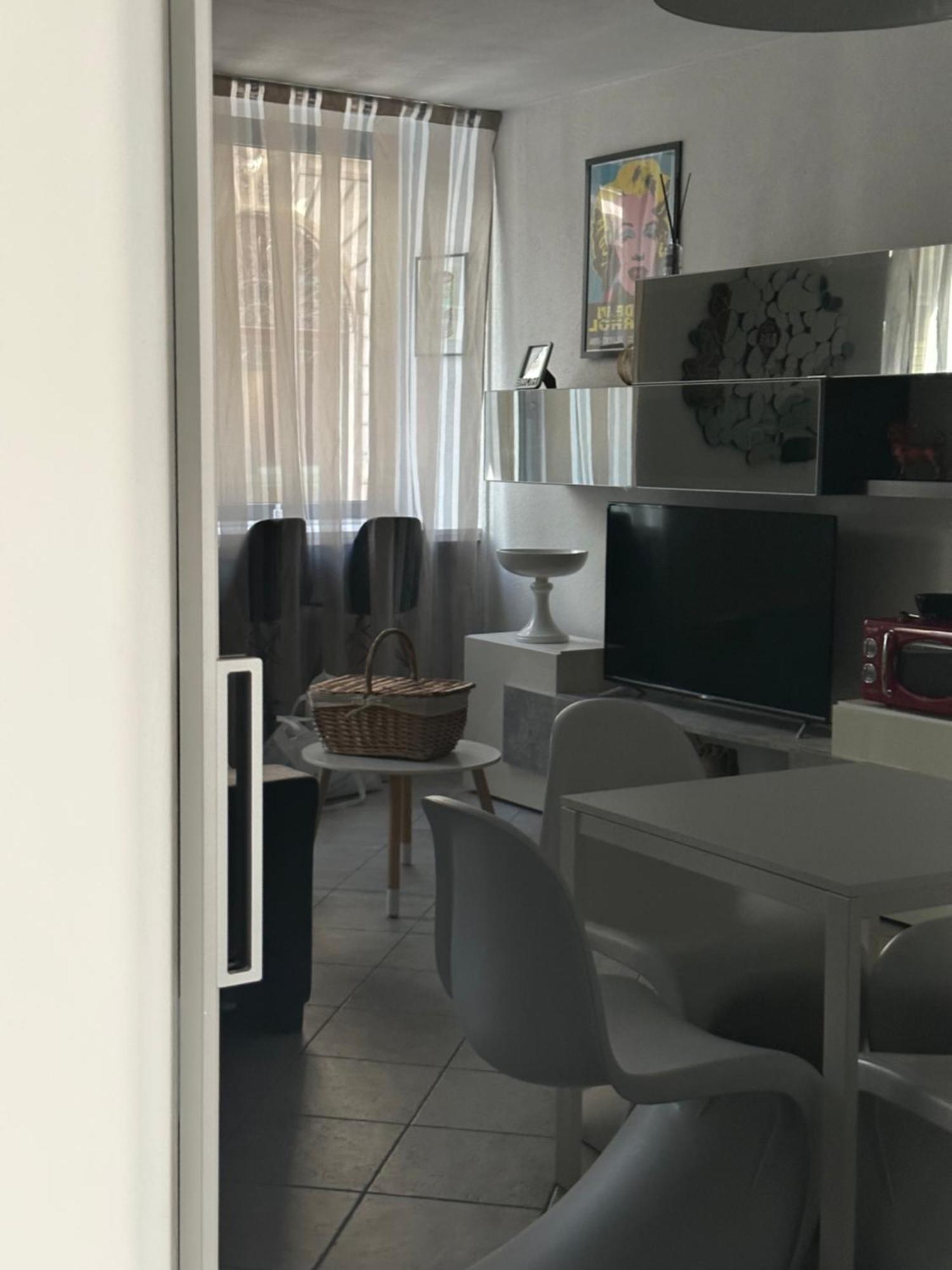 My Secret Room Apartment Vicino Al Lago Verbania Esterno foto